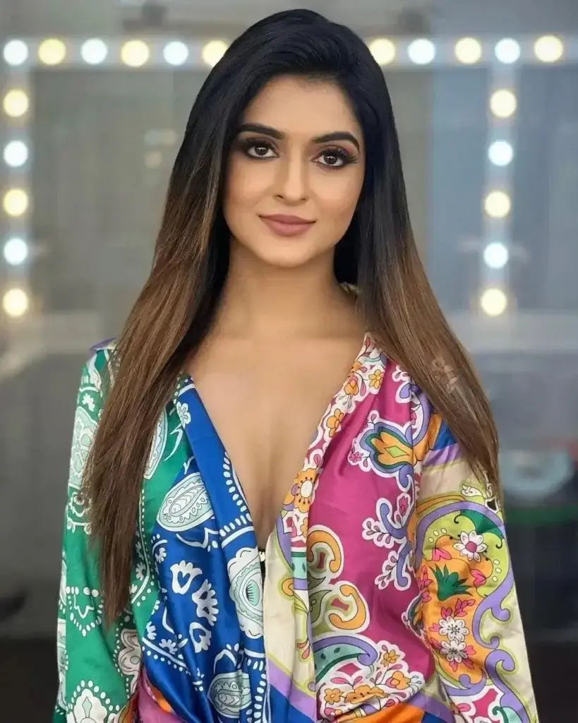 Sheeza Pakistani escort profile in Al Barsha Dubai