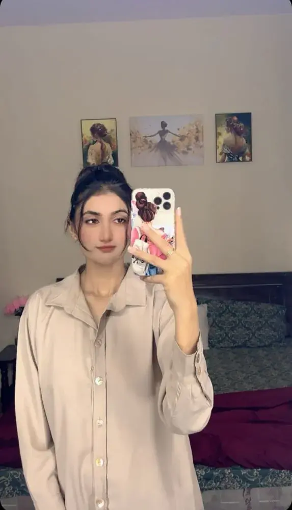 Sara Indian Escort Dubai profile in DIFC