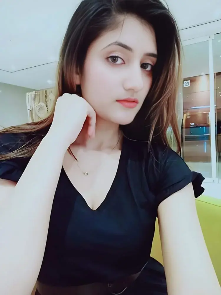 Sara Indian escort profile in DIFC Dubai
